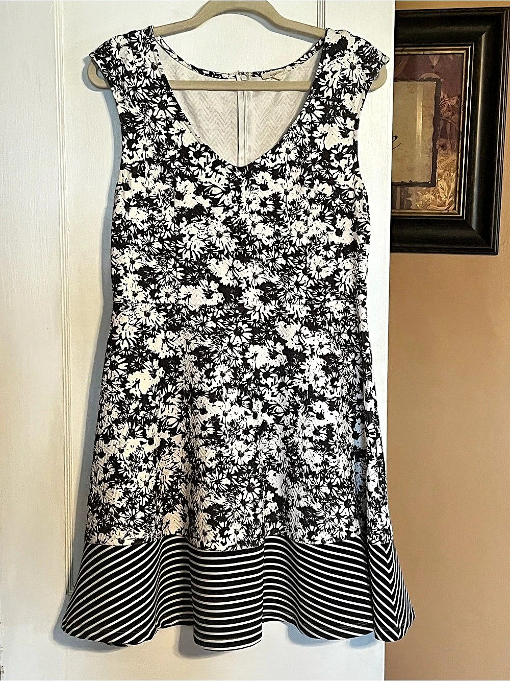 Mystree Floral Mini Dress in Black & White Size Large